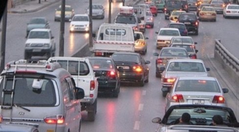 كاميرات مراقبة السيارات بشوارع عمان 