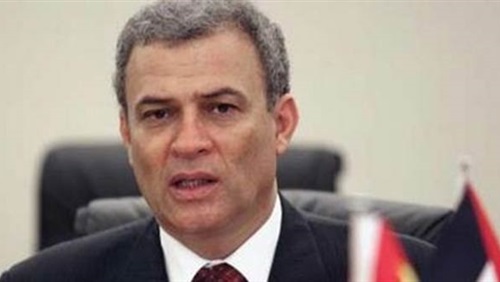 تحدث عن المعابر والموظفين