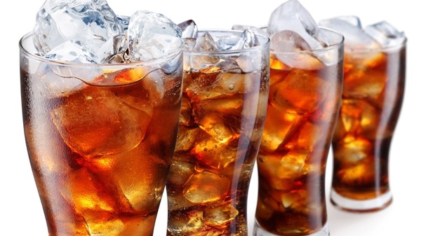 العلماء يثبتون تأثير المشروبات الغازية في تطور سرطان الدماغ