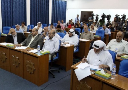  المجلس التشريعي في غزة يقرّ قانون ضريبة 