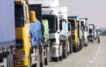  إدخال 700 شاحنة بضائع