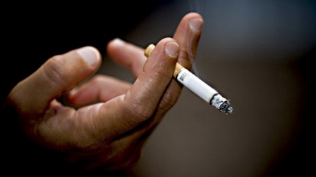 الأطباء يحددون أي المدخنين يصاب بسرطان الرئة