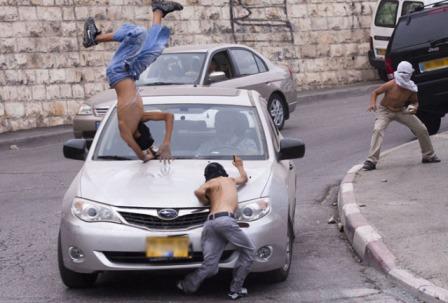 مستوطن يدهس طفلا جنوب الخليل ويصيبه بجروح