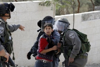 الاحتلال يعتقل طفلا فلسطينيا عمره 6.5 سنة ويسأله: هل تريد الموت
