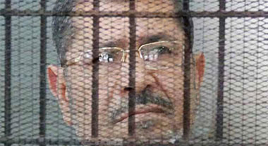 4 سيناريوهات للحكم على مرسي في قضية 