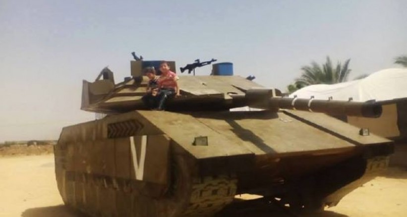 
مجسم لدبابة 