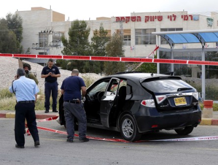 بالصور: إصابة 3 إسرائيليين في حادث دهس جنوب بيت لحم
