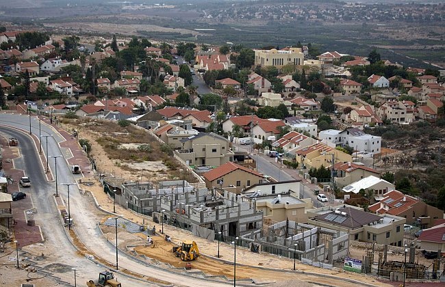 مستوطنة جديدة بين