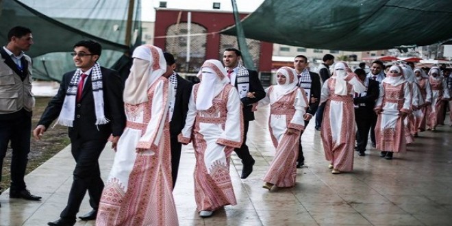 تركيا تموّل زفافا جماعيا لـ(4000) عريس وعروس في قطاع غزة 