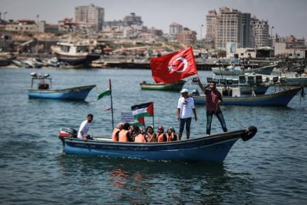مسيرة بحرية في غزة إحياء للذكرى الخامسة لمجزرة سفينة 