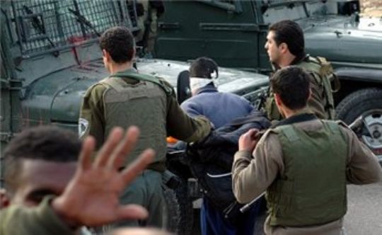 الاحتلال يعتقل (21) مواطناً من الضفة الغربية