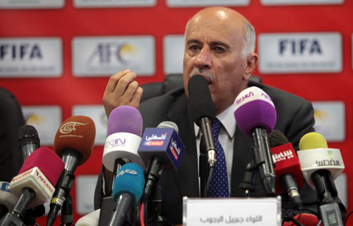 الرجوب: القرار الذي اتخذته مسؤول وعلى السياسيين عدم التدخل بما لا يعنيهم