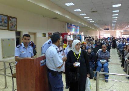  الشرطة: 41 ألف مسافر تنقلوا الأسبوع الماضي عبر معبر الكرامة