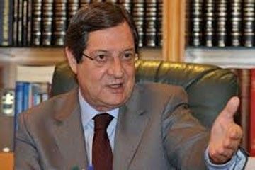 قبرص تعتزم دعوة عباس ونتنياهو للحديث أمام قادة أوروبا