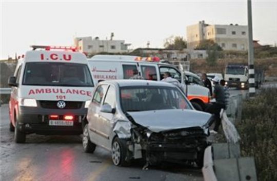 اصابة 11 فلسطينيا واسرائيليا بحادث جنوب نابلس