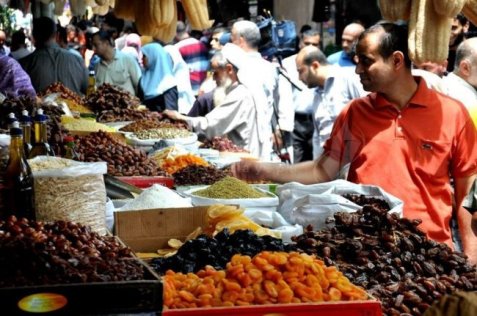 'الاقتصاد' تحيل 9 تجار للنيابة لعدم التزامهم بالتسعيرة الجديدة