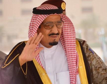 سلمان يعفي رئيس الديوان الملكي السعودي ضمن سلسلة أوامر ملكية