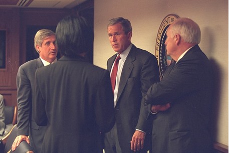 كشف صور جديدة تعكس صدمة بوش وإدارته لحظة هجمات سبتمبر 