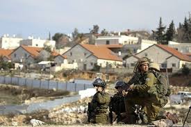 قوات الاحتلال الإسرائيلية تعتقل 30 مستوطنًا في الضفة الغربية