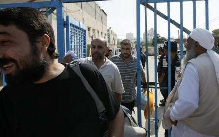 74 من ذوي أسرى غزة يزورون أبنائهم في 