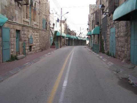 المطالبة بفتح شارع