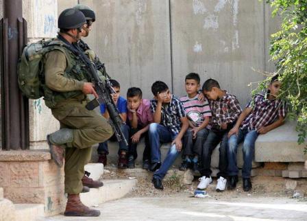 قوات الاحتلال تعتقل عددا من الأطفال والشبان في القدس