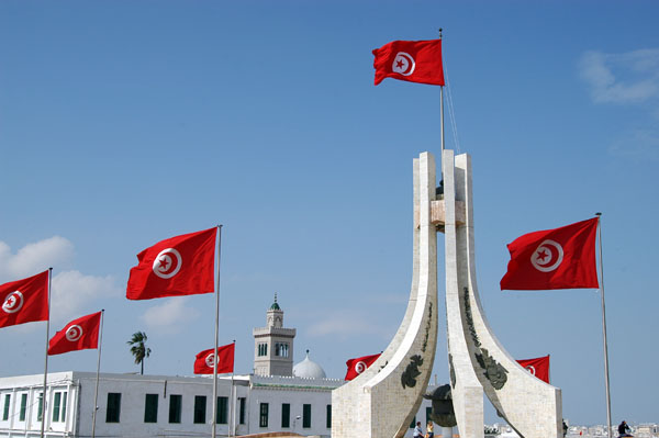 الحكومة التونسية تضع خطة أمنية ونفسية واجتماعية لمراقبة العائدين من بؤر التوتر