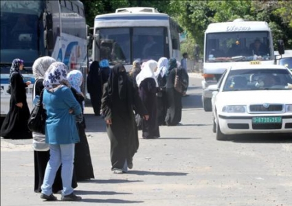 بدء تنفيذ مشروع مواصلات مجانية ل900 معلم في غزة