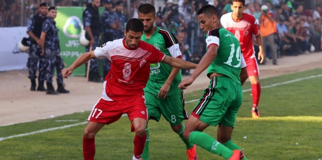 فلسطين تجتمع في مباراة كرة قدم نادرة