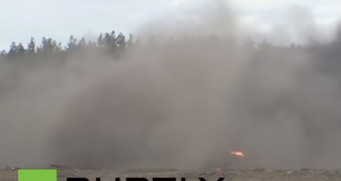 بالفيديو...سقوط هليكوبتر روسية أثناء عرض عسكري
