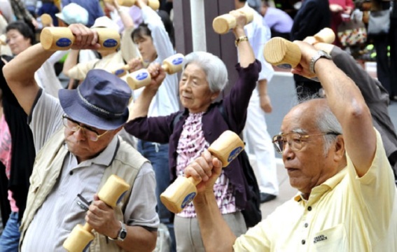 60 ألف شخص في اليابان أعمارهم تزيد عن الـ 100 سنة
