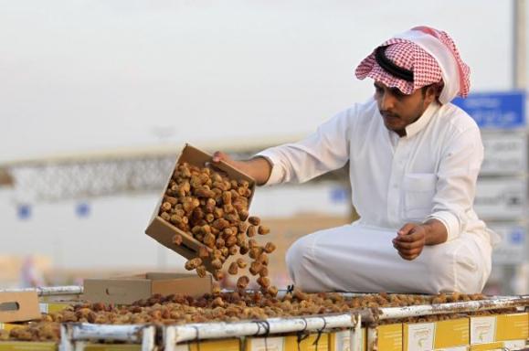 بالفيديو..إسرائيل تبيع تمور القصيم في أوروبا مدعية أنها من إنتاجها 

