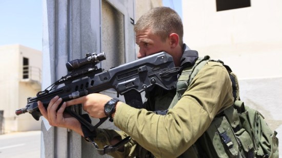 السلاح الإسرائيلي يتواجد أينما حلت النزاعات