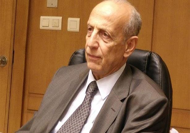 بالاستقالة..رئيس «المصرية للاتصالات» يهرب من محاسبة الوزير الجديد 