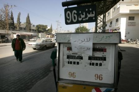 متابعة الحدث: إمدادات الوقود تخلف أزمة مواصلات في القطاع
