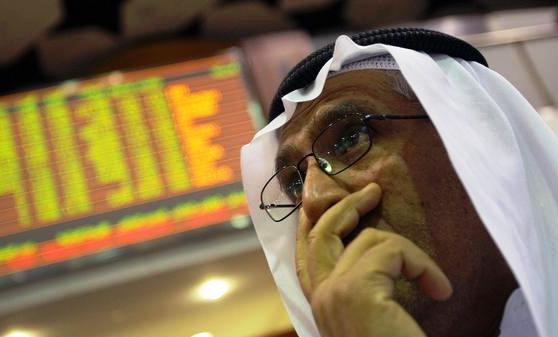 بورصات الخليج تتراجع ومصر تربح 1.6 مليار دولار الأسبوع الماضي
