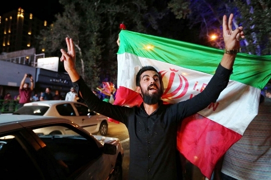 كيف نجح اللوبي الإيراني بواشنطن في الترويج للاتفاق النووي؟ 