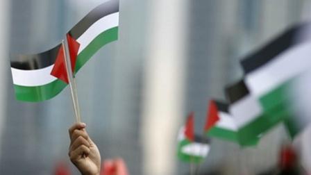  المتحدث باسم كي مون يؤكد الالتزام برفع العلم الفلسطيني فوق مبنى الأمم المتحدة
