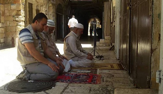 المبعدون عن الأقصى يستهجنون قطع الاحتلال مخصصات تأمينهم الصحي