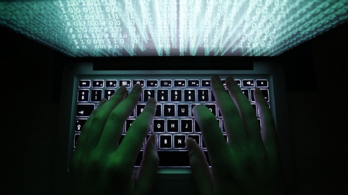 جدل دولي حول مشاريع قوانين بريطانية للتجسس على الإنترنت‬
