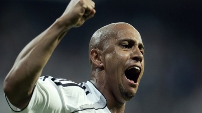 روبيرتو كارلوس يعد ريال مدريد بضم نيمار
