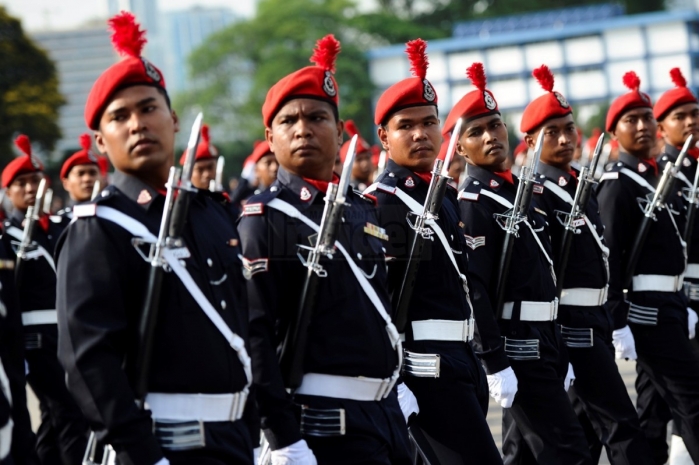 الشرطة الماليزية: خفض وزنك تحصل على ترقية