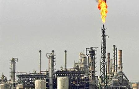النفط يترنح بعد رفع العقوبات عن طهران
