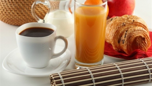 القهوة أم عصير الليمون...أيهما الأفضل لتزويدك بالنشاط؟