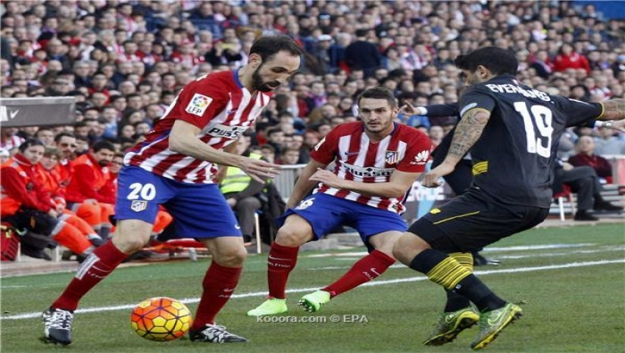 إشبيلية يعطل أتلتيكو مدريد بالتعادل ويعزز صدارة برشلونة في الليغا
