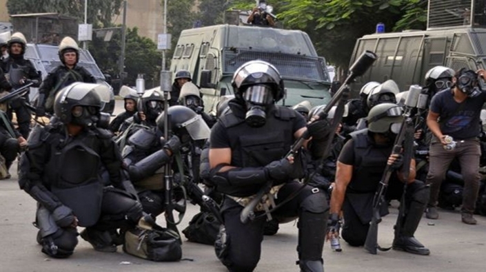 مقتل شرطيين ومدني في هجوم بالرصاص شمال القاهرة
