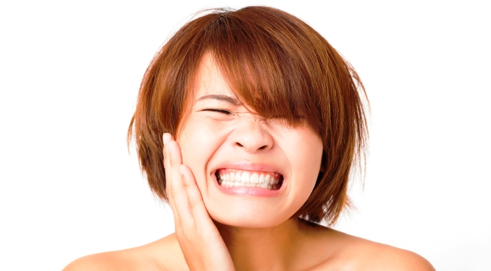 طرق منزلية طبيعية لعلاج التهاب الاسنان 