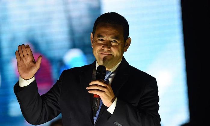 ممثل ساخر يتولى رئاسة غواتيمالا
