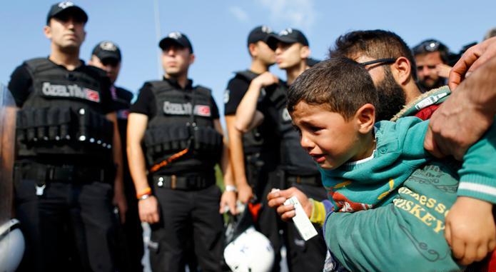 من اليوم.. تركيا محرمة على اللاجئين السوريين دون تأشيرة !
