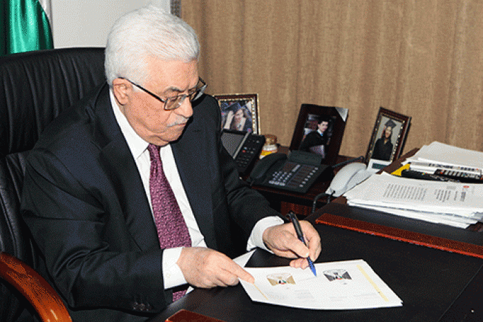 الرئيس عباس يصادق على الموازنة العامة لعام 2016